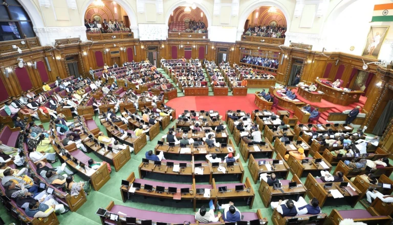 यूपी विधानसभा में 59,019.54 करोड़ रुपये का अनुपूरक बजट पेश, हंगामे के बीच सीएम योगी का विपक्ष पर तीखा हमला