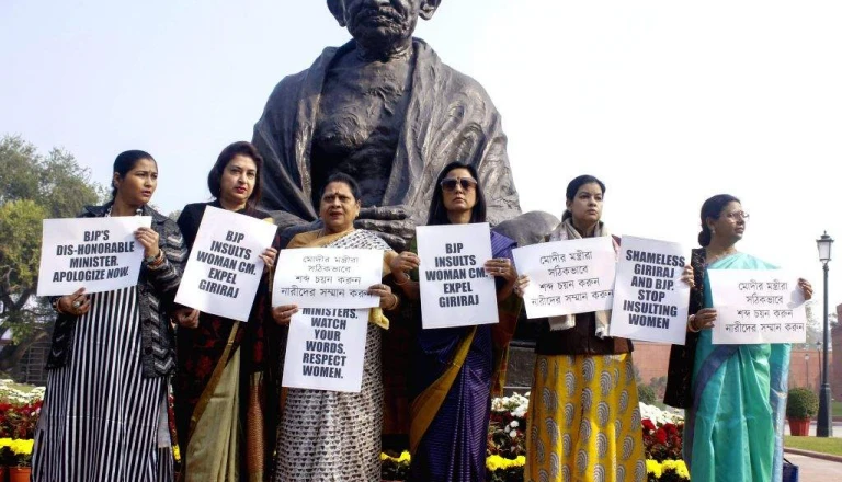 पश्चिम बंगाल की राजनीति में खलबली, ममता बनर्जी के संपर्क में टीएमसी के 3 बागी सांसद