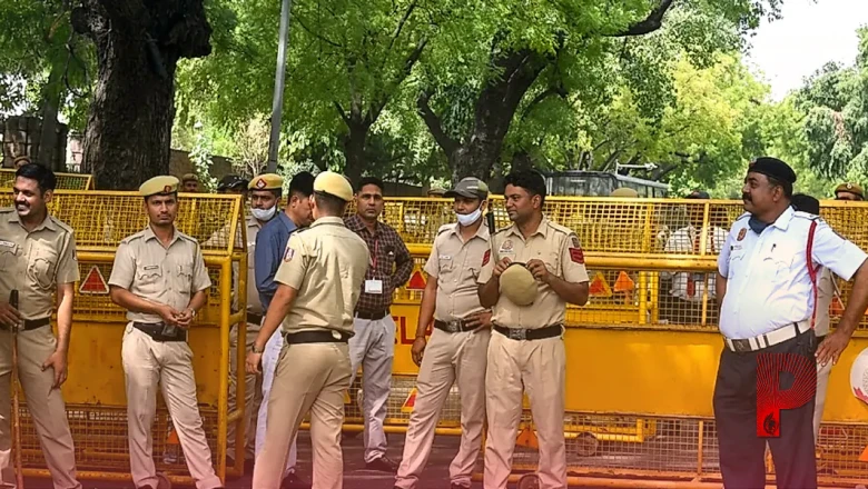 स्वतंत्रता दिवस के मद्देनजर दिल्ली में हाई अलर्ट: आतंकी खतरे को देखते हुए अभेद्य सुरक्षा घेरा तैयार