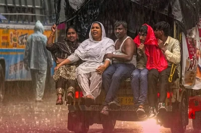 देश के कई राज्यों में भारी बारिश का अलर्ट, बिहार-झारखंड और महाराष्ट्र में मौसम बदलने के आसार