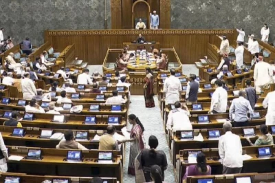 संसद का सत्र: क्या आज भी जारी रहेगा विपक्ष का हंगामा या सुचारू रूप से चलेगी कार्यवाही?