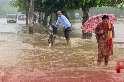 देश के 15 राज्यों में भारी बारिश और तूफान का अलर्ट, मौसम विभाग ने जारी की चेतावनी
