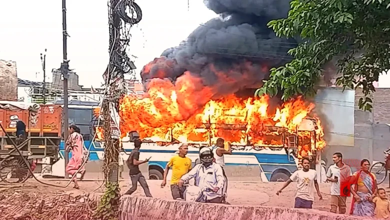 पटना में सड़क हादसे के बाद भारी बवाल, उग्र भीड़ ने पुलिस की तीन गाड़ियों और बस को फूंका