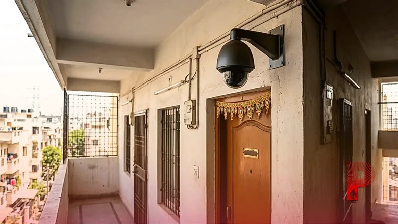 CCTV कैमरा नियम: क्या मकान मालिक आपके फ्लैट के बाहर कैमरा लगवा सकते हैं, कानूनी अधिकारों को समझें