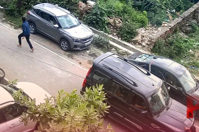 उदयपुर में आपसी रंजिश बनी जानलेवा, कार में तोड़फोड़ रोकने गई महिला को स्कॉर्पियो से कुचला
