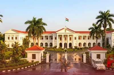 वंदे मातरम् के पूरे गायन पर पिनाराई विजयन ने उठाए सवाल, फैसले को वापस लेने की रखी मांग