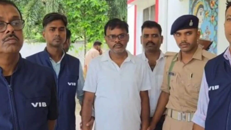 अररिया में उद्योग विभाग के महाप्रबंधक अनिल कुमार मंडल 50 हजार रुपये रिश्वत लेते गिरफ्तार