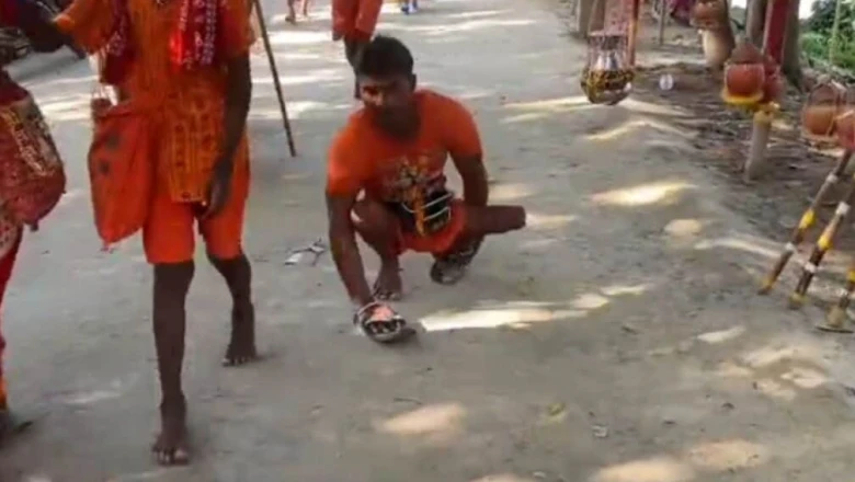 मुंगेर कांवड़ यात्रा: हाथों के बल चल रहे दिव्यांग मनोज और कंधे पर गणेश जी को बिठाकर ले जाते भक्त, आस्था के अनोखे दृश्य