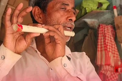 समस्तीपुर के दिनेश शर्मा: 60 की उम्र में बांसुरी की जादुई धुन से मोह लेते हैं लोगों का मन
