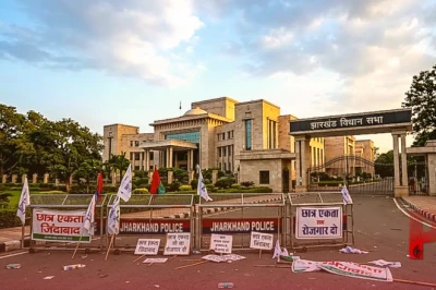 क्या झारखंड की हेमंत सोरेन सरकार पर मंडरा रहा है संकट? जानें छात्रों का आंदोलन और गठबंधन का पूरा गणित