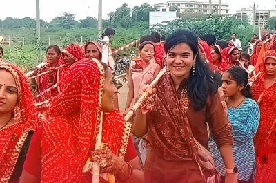 फुलेरा में गूंजा हर-हर महादेव: 1100 कांवड़ियों का उमड़ा सैलाब, 500 महिलाओं ने संभाली कांवड़