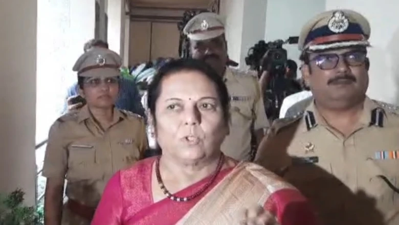 नागपुर में नाबालिग को बंधक बनाने का मामला: नीलम गोर्हे पहुंचीं थाने, आरोपी के लिए मांगी फांसी