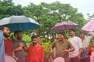 अनूपपुर: इंदिरा गांधी विश्वविद्यालय में छात्रों का फूटा गुस्सा, खराब खाने और दूषित पानी को लेकर शुरू हुआ अनिश्चितकालीन धरना