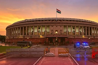 राष्ट्रपति की मंजूरी के बाद 'वंदे मातरम' विधेयक कानून बना, लेकिन देश की सियासत में क्यों छिड़ा है संग्राम?