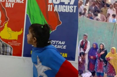 आजाद बलूचिस्तान का शंखनाद: शहबाज और मुनीर की घेराबंदी के बीच फहराया गया बलोच राष्ट्रध्वज