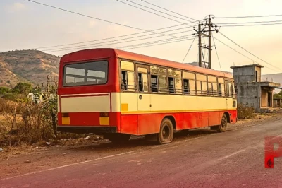 महाराष्ट्र में चोरों का कारनामा: डिपो से चुराई नई नवेली बस, लेकिन एक पंचर ने बिगाड़ा सारा खेल