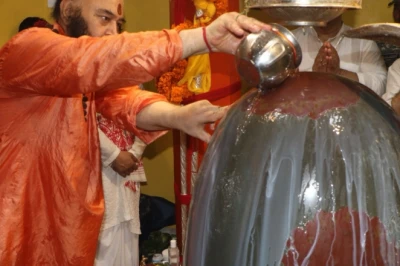 श्रीनगर: कड़ी सुरक्षा के बीच शंकराचार्य मंदिर में हुई छड़ी मुबारक की पूजा, जानें इस परंपरा का महत्व