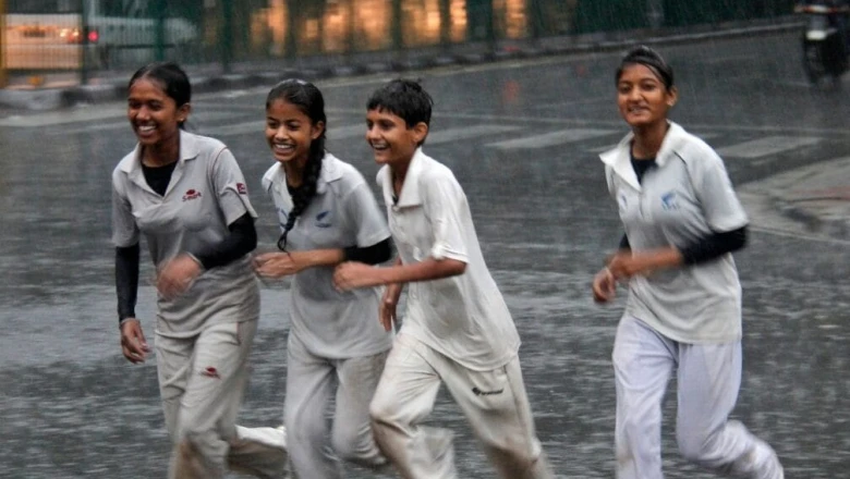 मौसम अपडेट: बंगाल की खाड़ी से उठा तूफान, दिल्ली-यूपी से एमपी तक भारी बारिश का अलर्ट
