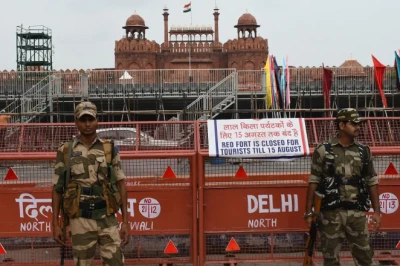 स्वतंत्रता दिवस से ठीक पहले राजधानी में हड़कंप, दिल्ली हाईकोर्ट और IGI एयरपोर्ट समेत 6 जगहों पर बम की धमकी