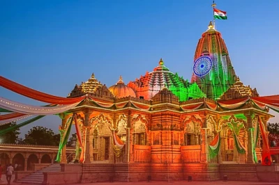 स्वतंत्रता दिवस पर तिरंगे के रंगों में नहाया सांवलिया सेठ का धाम, श्रद्धालुओं ने देखा अद्भुत नजारा