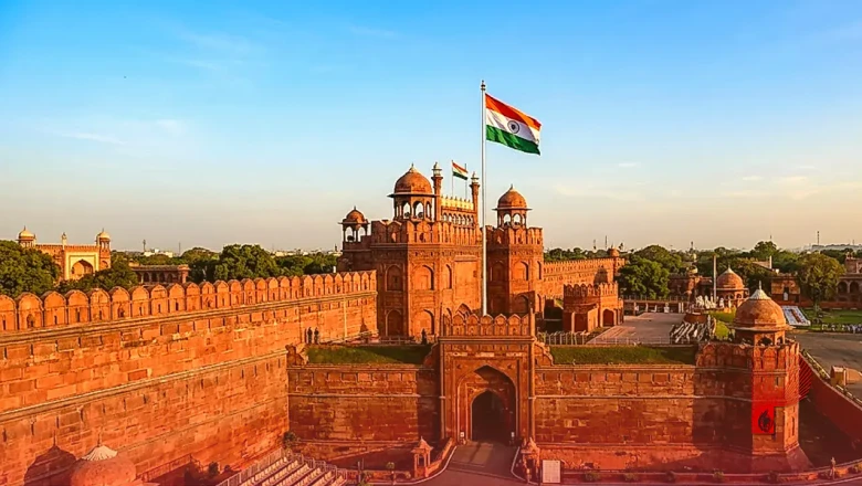 जानिए कौन हैं कैप्टन सोनिया सिंह चौहान, जिन्होंने 15 अगस्त को लाल किले पर पीएम मोदी के साथ संभाला तिरंगा