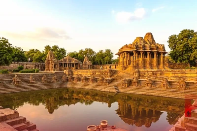 सिंह संक्रांति: सूर्य के गोचर से चमकेगी किस्मत, इन उपायों से दूर होंगी करियर की बाधाएं