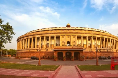 राहुल गांधी की बढ़ीं मुश्किलें, लोकसभा की विशेषाधिकार समिति ने भेजा नोटिस