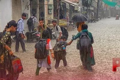 देश के कई हिस्सों में मौसम का मिजाज बिगड़ा, यूपी-उत्तराखंड समेत कई राज्यों में ऑरेंज अलर्ट