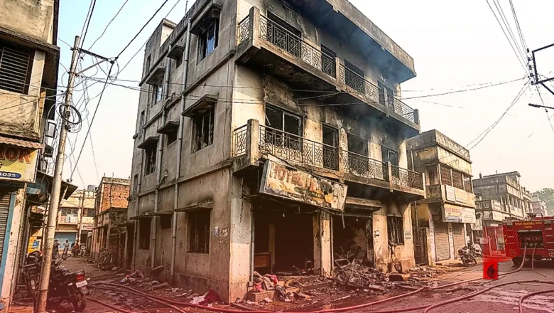 बीरभूम में भीषण अग्निकांड: होटल में सोते समय 7 लोगों की जलकर मौत, मची अफरातफरी