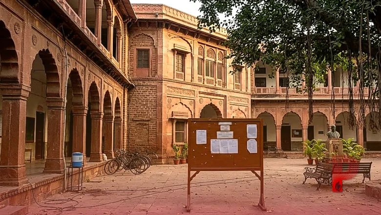 कॉलेज में 'इंट्रोडक्शन' के नाम पर तो नहीं हो रही बदतमीजी? जानें किन हरकतों को माना जाता है रैगिंग और क्या हैं नियम