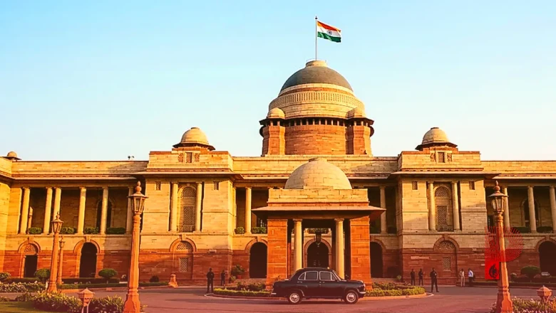 दिल्ली पहुंचे देवेंद्र फडणवीस, प्रधानमंत्री नरेंद्र मोदी के साथ विकास कार्यों को लेकर हुई विशेष चर्चा