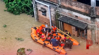 पश्चिम बंगाल के आसनसोल में मूसलाधार बारिश ने मचाई तबाही, घरों में घुसा पानी, छतों पर रहने को मजबूर हुए लोग