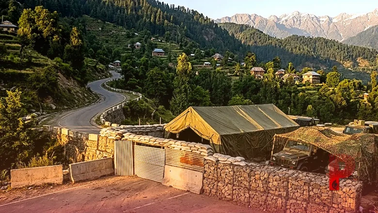 जम्मू-कश्मीर के रियासी में सुरक्षाबलों का बड़ा सर्च ऑपरेशन जारी, संदिग्ध गतिविधियों पर पैनी नजर
