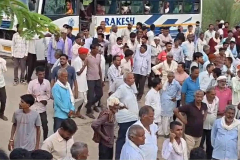 झुंझुनूं: एक साथ उठी पूरे परिवार की अर्थियां, नौसेना जवान समेत चार लोगों के अंतिम संस्कार से गमगीन हुआ गांव