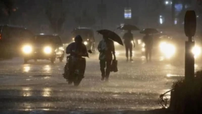 कल का मौसम: आसमान में सक्रिय हुआ बड़ा डिप्रेशन, यूपी-बिहार सहित 20 राज्यों में भारी बारिश का अलर्ट
