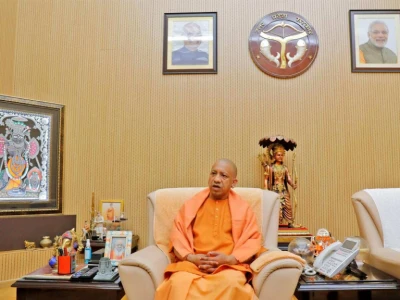 सीएम योगी आदित्यनाथ का कड़ा निर्देश: जमीन विवाद सुलझाने में नाकाम अधिकारियों पर होगी निलंबन की कार्रवाई