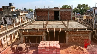 घर बनाने का बजट: 100 वर्गफीट छत की ढलाई में कितना होगा खर्च, सीमेंट से सरिया तक का पूरा हिसाब