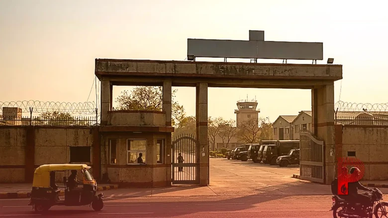 भारतीय वायुसेना के विंग कमांडर पर देशद्रोह के आरोप, पैसों और न्यूड तस्वीरों के लिए दुश्मन को बेचे सीक्रेट