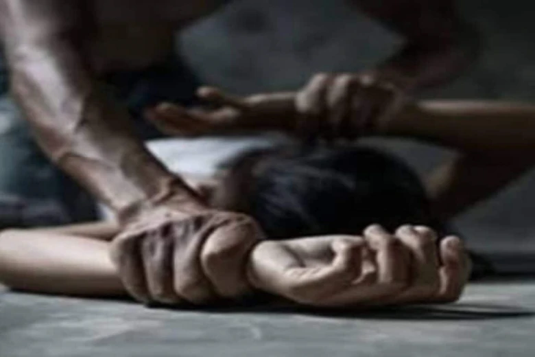 छत्तीसगढ़: कलयुगी पिता ने 13 साल की बेटी का किया शोषण, पाप छिपाने के लिए नवजात को 6 लाख में बेचा