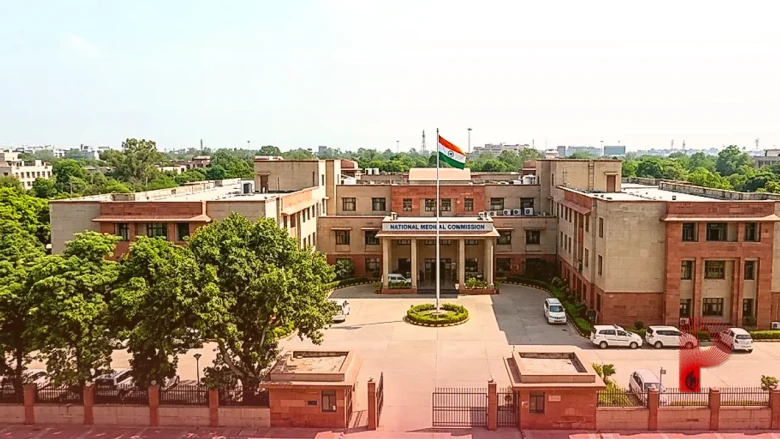 विदेश से MBBS करने के बाद भारत में बिना FMGE परीक्षा दिए शुरू कर सकते हैं प्रैक्टिस, जानें इन 5 देशों के नियम