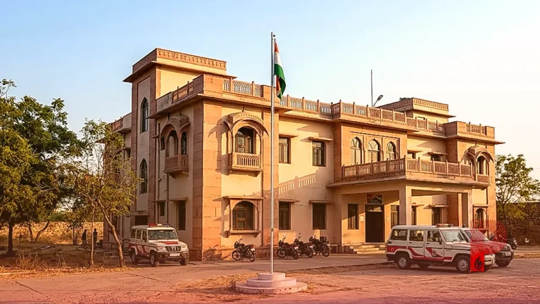 अलवर में खौफनाक वारदात: पति और ससुराल वालों को नशीला खाना खिलाकर प्रेमी संग भागी महिला, तीन साल बाद चढ़ी पुलिस के हत्थे