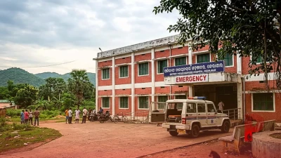 ओडिशा में सांप का बदला: युवक ने कोबरा को काट डाला, अस्पताल में जिंदगी और मौत से जंग जारी