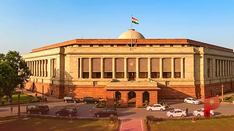लोकसभा की कार्यवाही दोपहर 2 बजे तक स्थगित, संसद में अमित शाह के बयान पर निगाहें