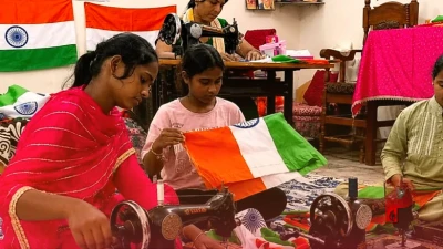 सहारनपुर में 'हर घर तिरंगा अभियान' की जोरदार तैयारियां, डूडा की महिलाएं बना रही हैं 25,000 राष्ट्रीय ध्वज