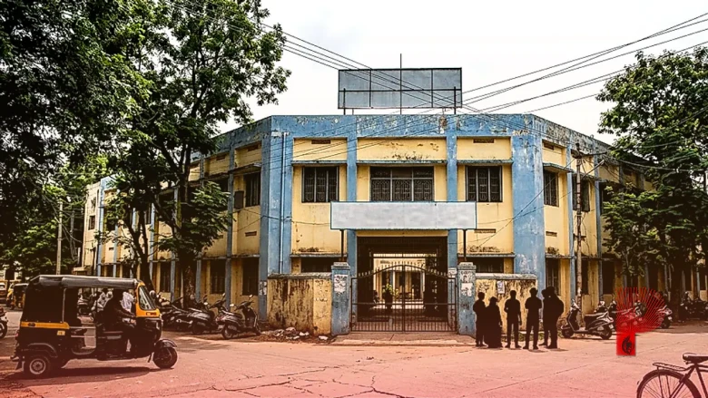 विशाखापत्तनम में दर्दनाक घटना: टीचर के थप्पड़ मारते ही 6 साल के बच्चे ने तोड़ा दम, क्लासरूम का वीडियो हुआ वायरल