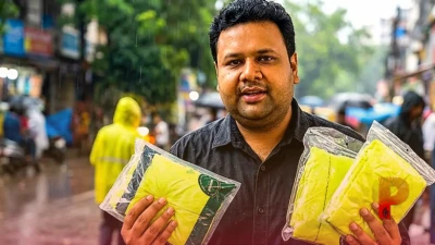 बारिश में रेनकोट ढोने का झंझट खत्म, अब जेब में रखकर घूमिए पॉकेट रेनकोट