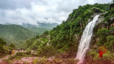 मानसून में माउंट आबू की सैर: कम बजट में उठाएं पहाड़ों और झरनों का आनंद