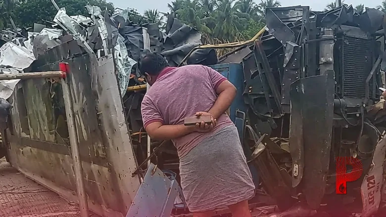 बेंगलुरु-मैसूर एक्सप्रेसवे पर भीषण बस हादसा, ड्राइवर और कंडक्टर समेत दो की मौत, 20 यात्री जख्मी