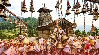उत्तराखंड के गोलू देवता: जहां अर्जी लिखकर मिलता है न्याय और घंटियां बजाकर पूरी होती है मुराद