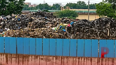 फरीदाबाद: सेक्टर 56 में डंपिंग यार्ड बना मुसीबत, बारिश के साथ बढ़ी बदबू से जीना हुआ मुहाल